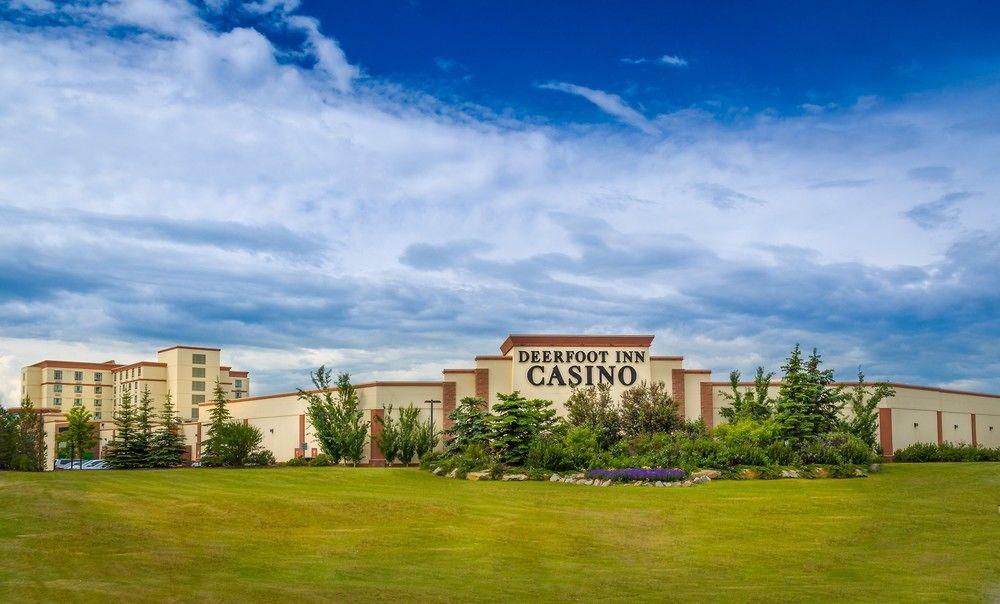 Deerfoot Inn And Casino Calgary Exterior photo